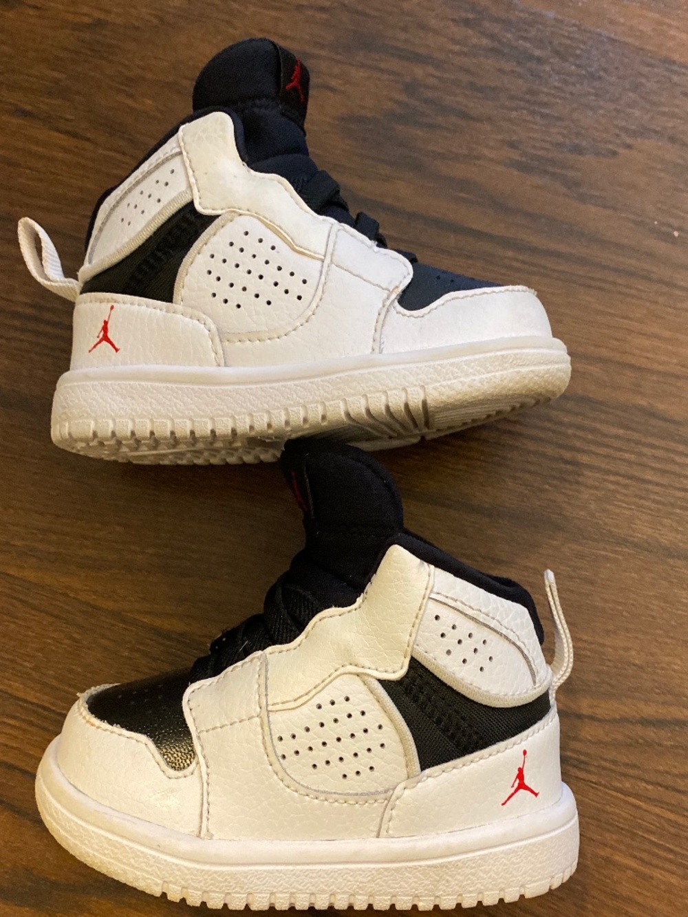 Jordan Unisex Baby Mid Top Sneakers Black/White Colorblock Leather 5C